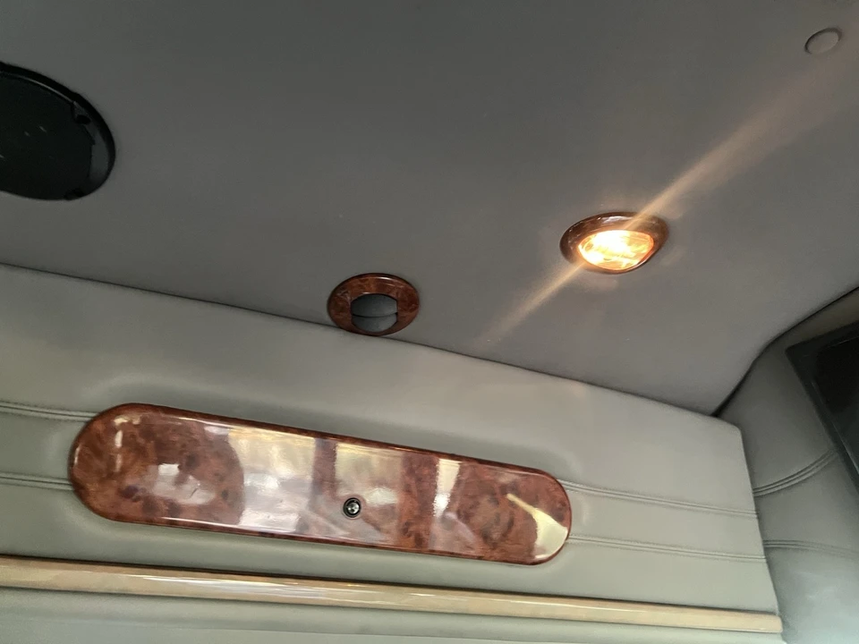 2013 Chevrolet Express - Image 16 of 21