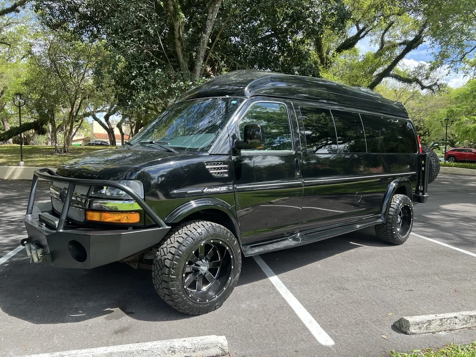 2013 Chevrolet Express - Image 14 of 21