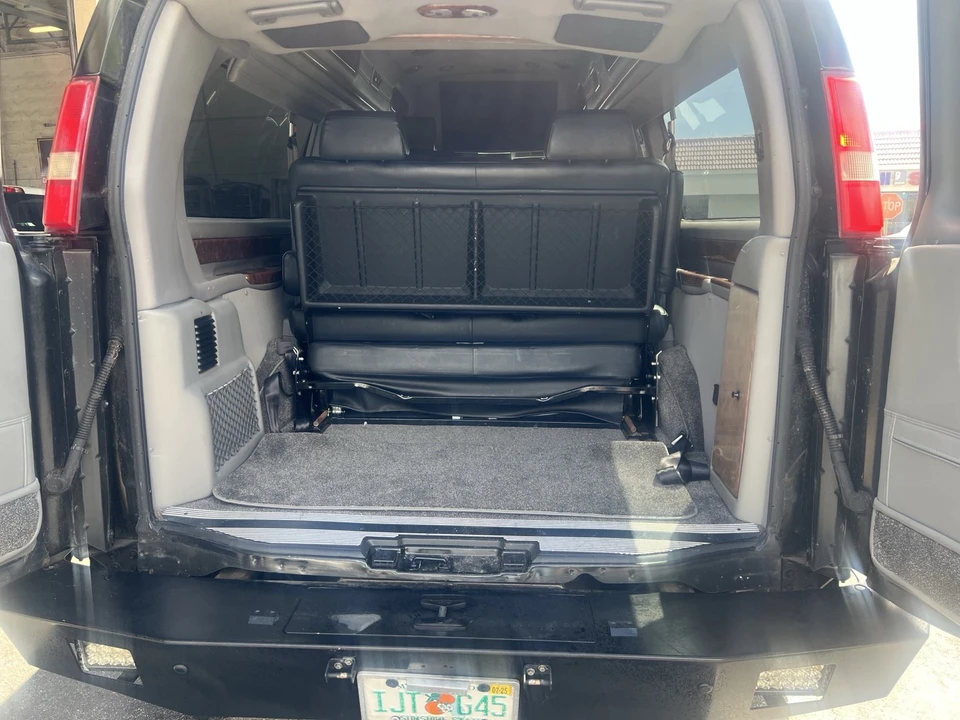 2013 Chevrolet Express - Image 9 of 21