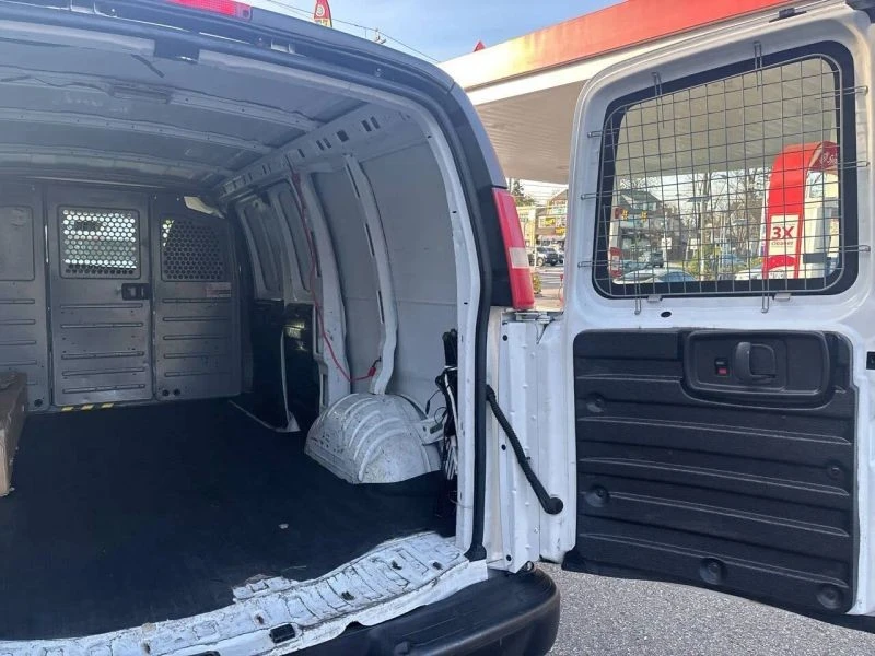 2013 Chevrolet Express - Image 11 of 12