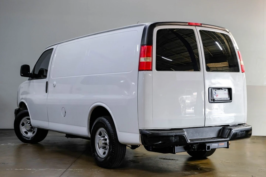 2013 Chevrolet Express - Image 14 of 21
