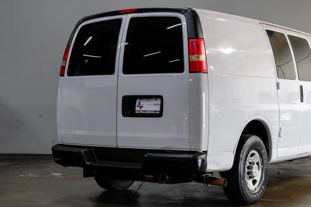 2013 Chevrolet Express - Image 11 of 21
