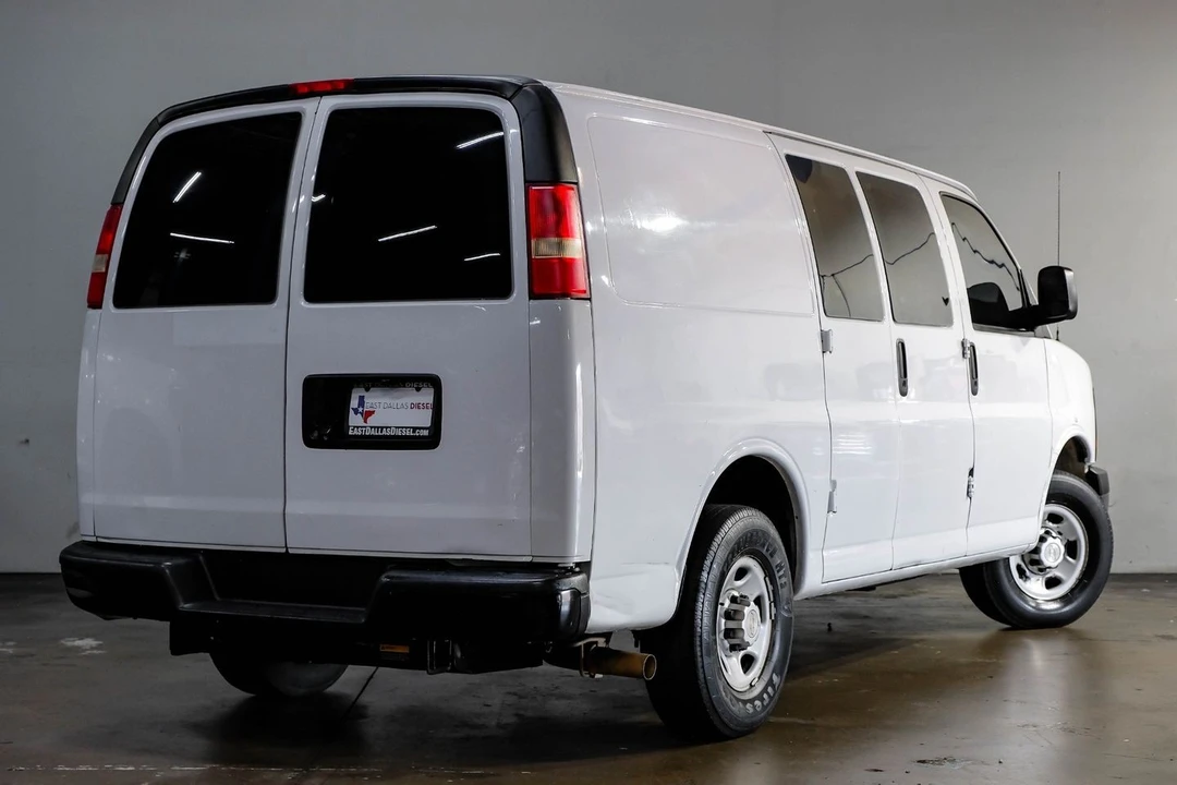 2013 Chevrolet Express - Image 10 of 21