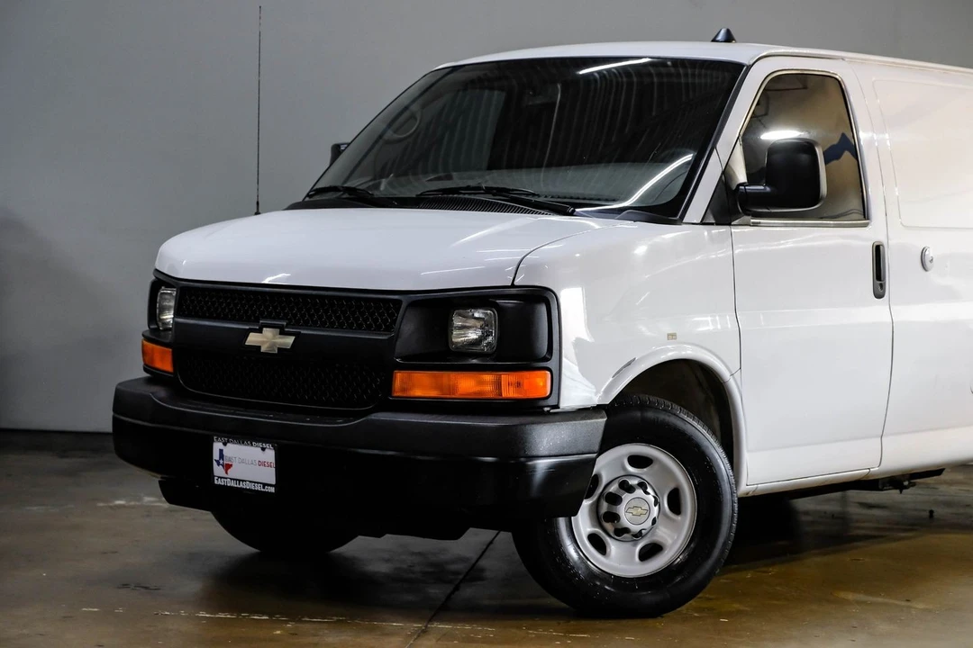 2013 Chevrolet Express - Image 7 of 21