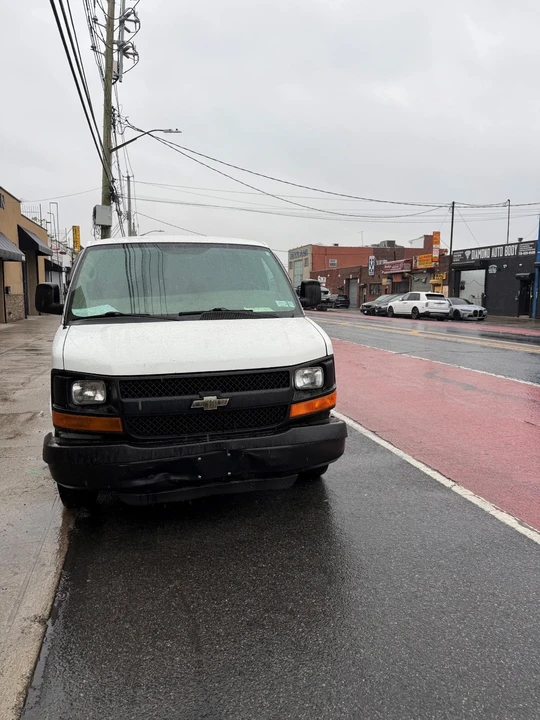 2013 Chevrolet Express - Image 2 of 6