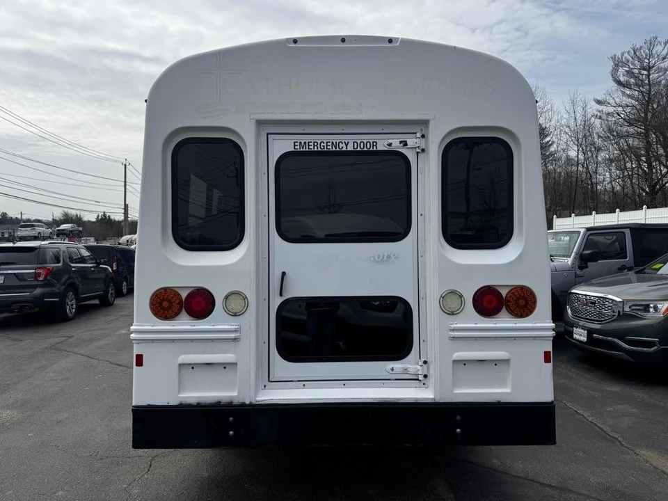 2013 Chevrolet Express - Image 5 of 17