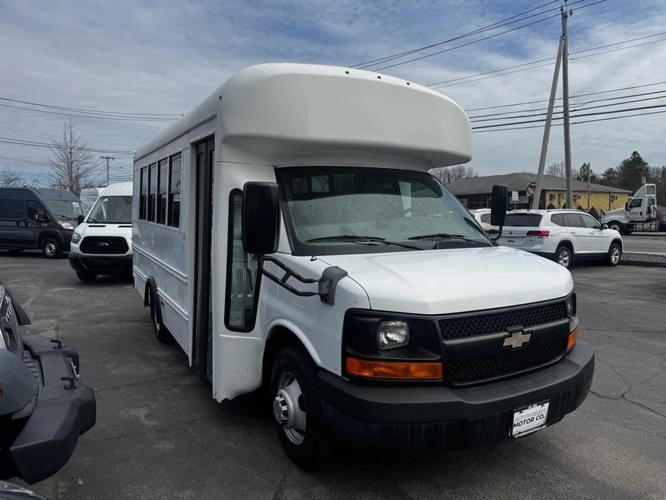 2013 Chevrolet Express - Image 8 of 17