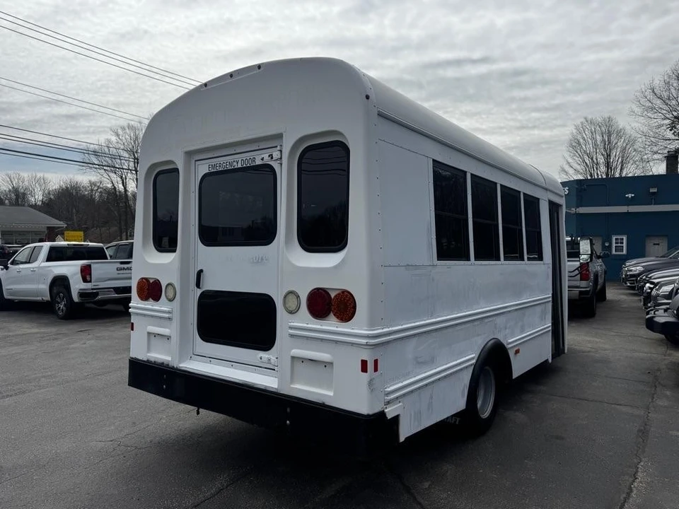 2013 Chevrolet Express - Image 6 of 17
