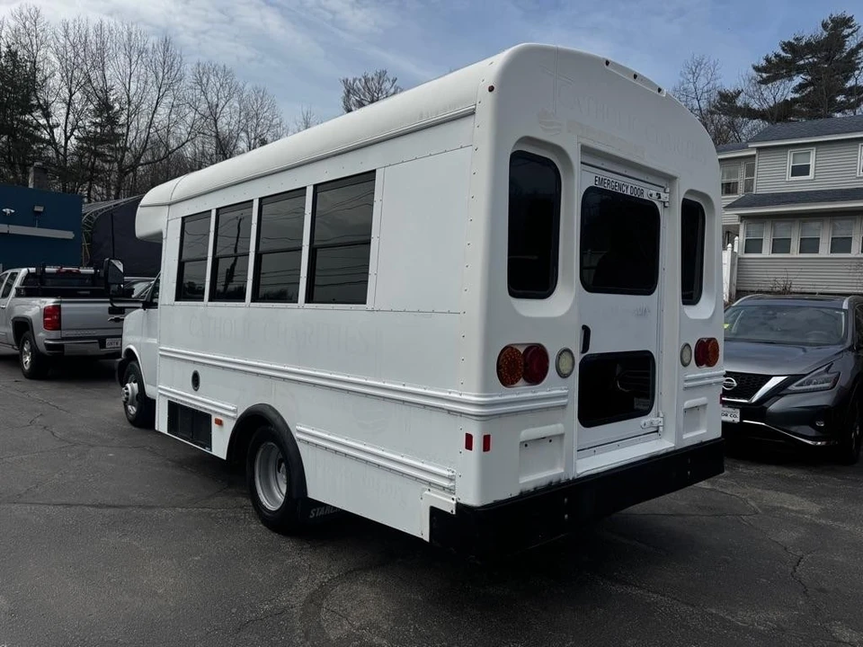 2013 Chevrolet Express - Image 4 of 17