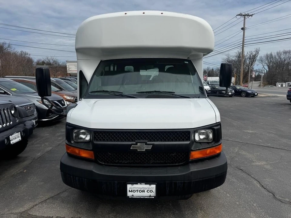 2013 Chevrolet Express - Image 9 of 17