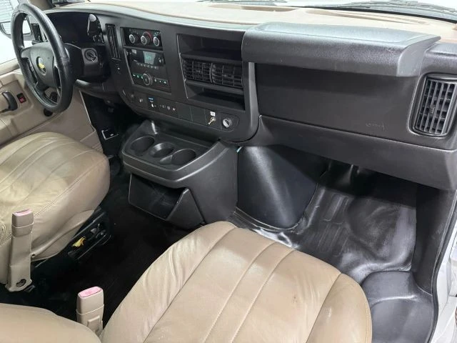 2013 Chevrolet Express - Image 10 of 12