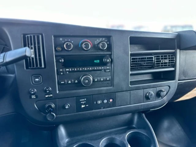 2013 Chevrolet Express - Image 25 of 26