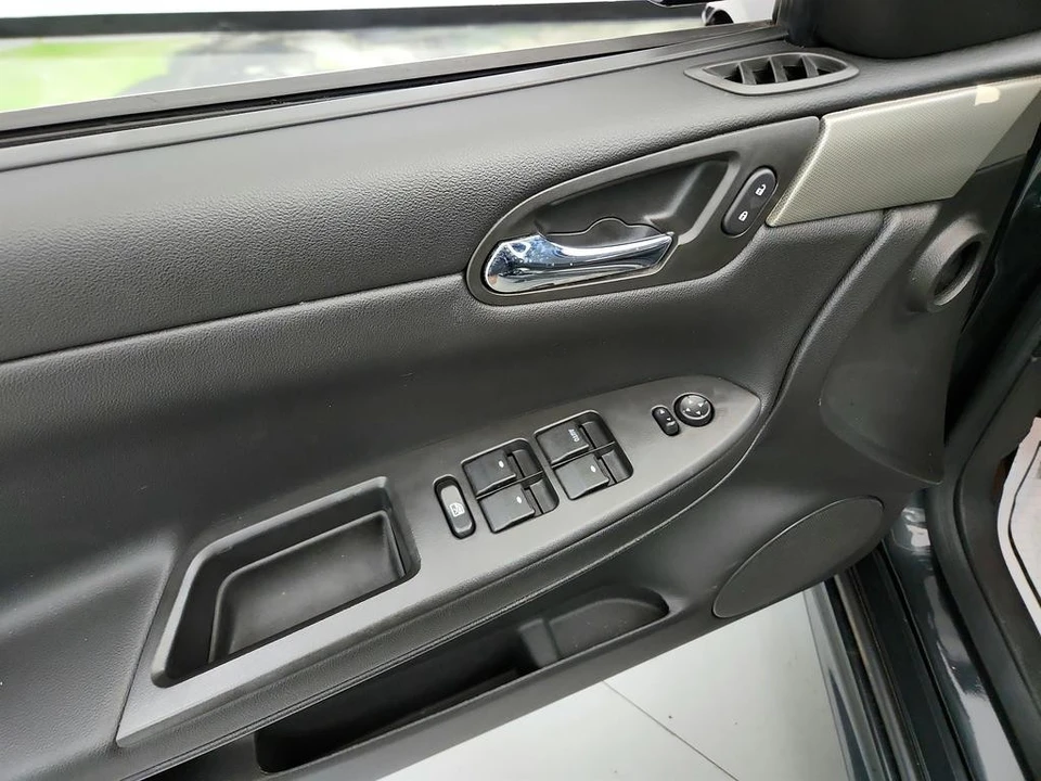 2013 Chevrolet Impala 9th Gen - Image 19 of 21