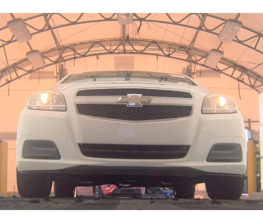 2013 Chevrolet Malibu - Image 3 of 20