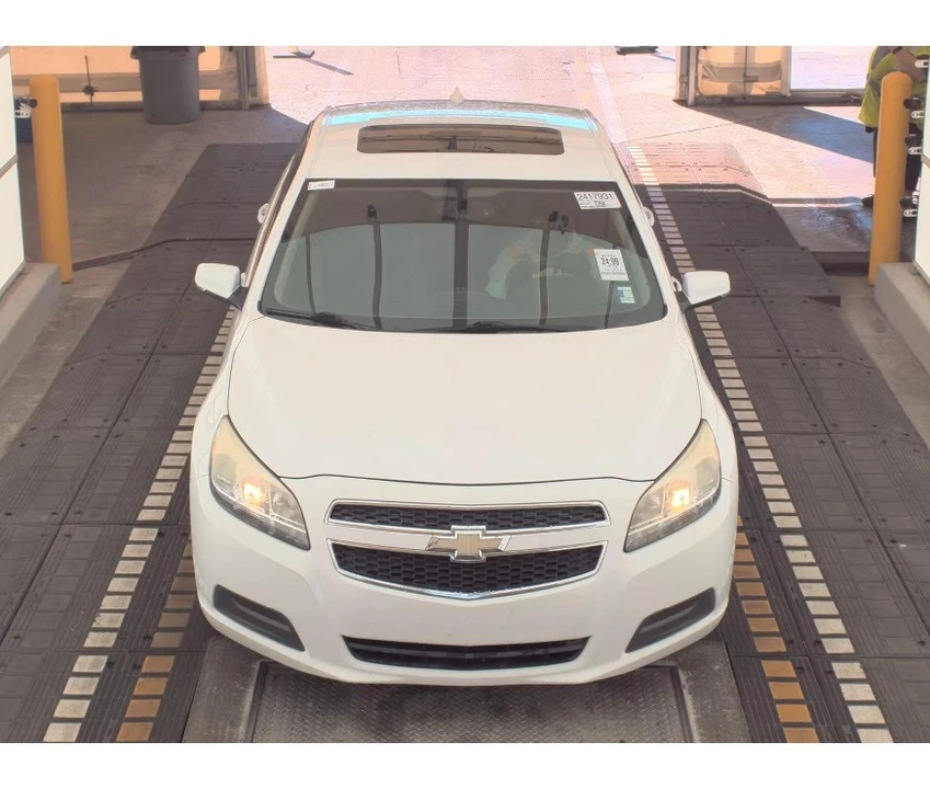 2013 Chevrolet Malibu - Image 2 of 20