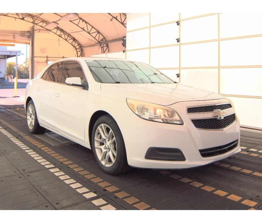 2013 Chevrolet Malibu - Image 4 of 20