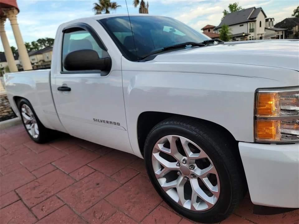 2013 Chevrolet Silverado 2nd Gen - Image 5 of 31