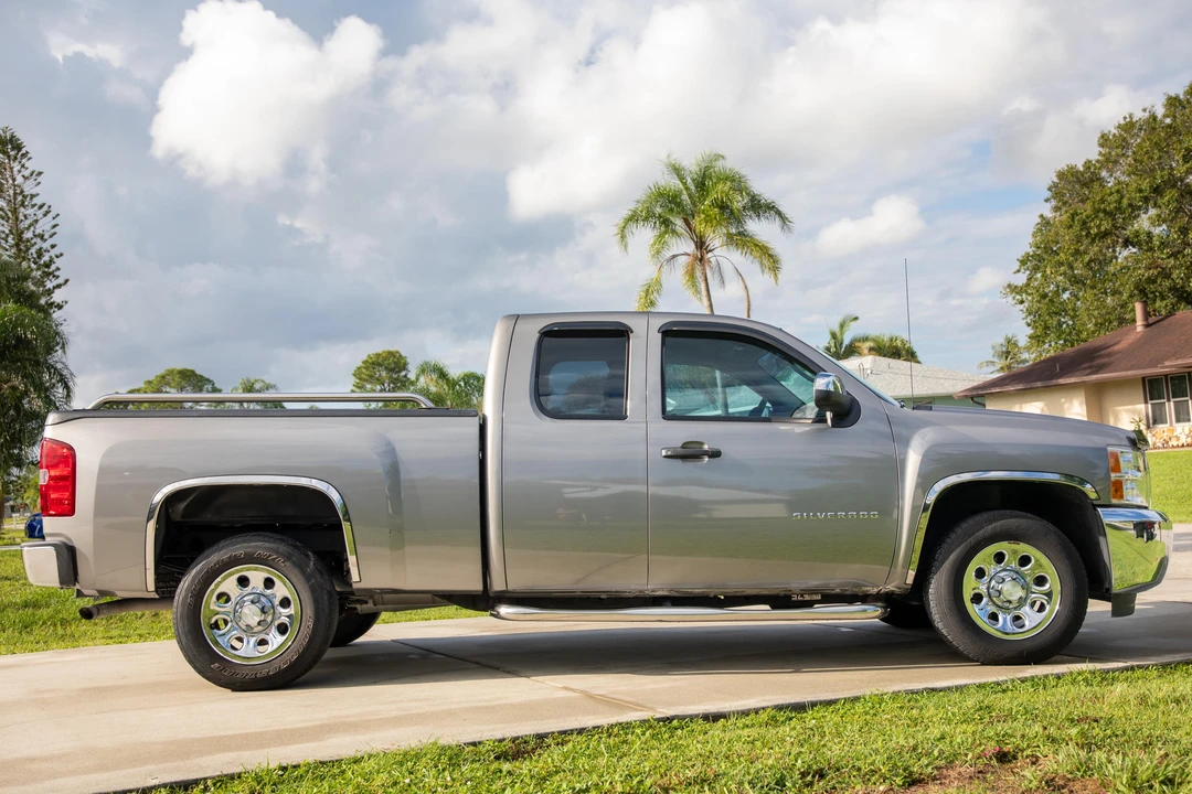 2013 Chevrolet Silverado 2nd Gen - Image 3 of 31