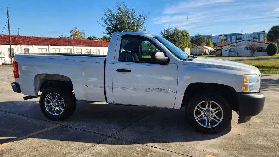 2013 Chevrolet Silverado 2nd Gen - Image 2 of 12