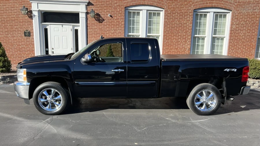 2013 Chevrolet Silverado 2nd Gen - Image 2 of 12