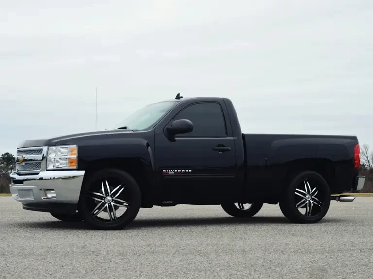 2013 Chevrolet Silverado 2nd Gen - Image 2 of 2