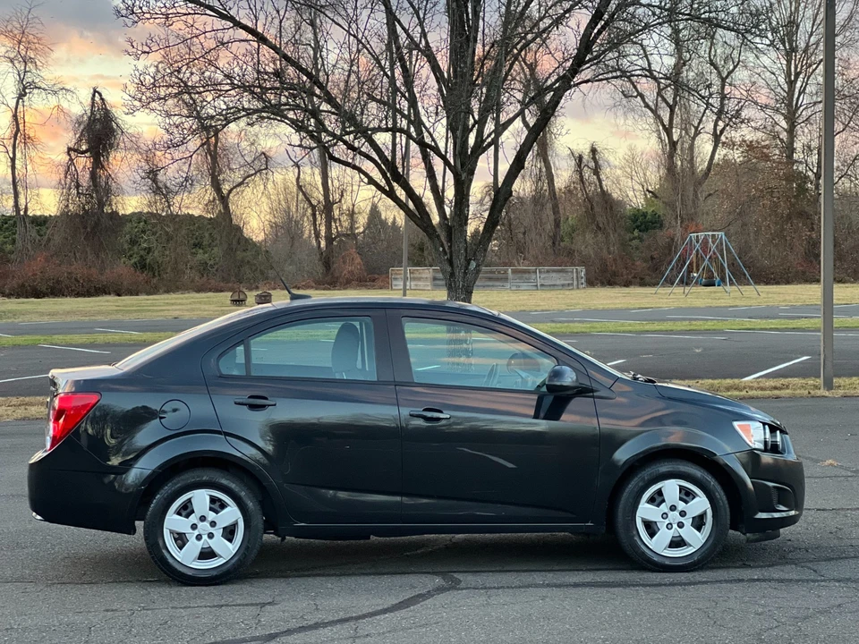 2013 Chevrolet Aveo/Sonic - Image 9 of 21