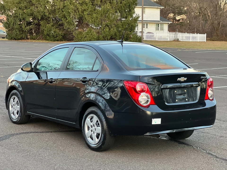 2013 Chevrolet Aveo/Sonic - Image 4 of 21