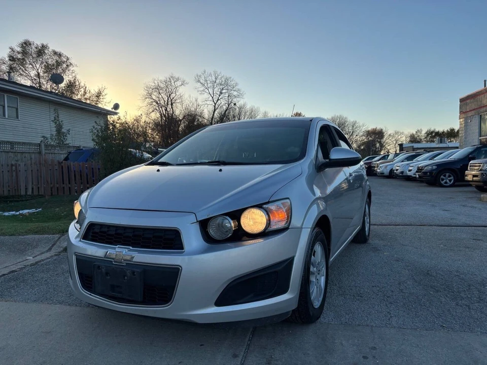 2013 Chevrolet Aveo/Sonic - Image 2 of 21