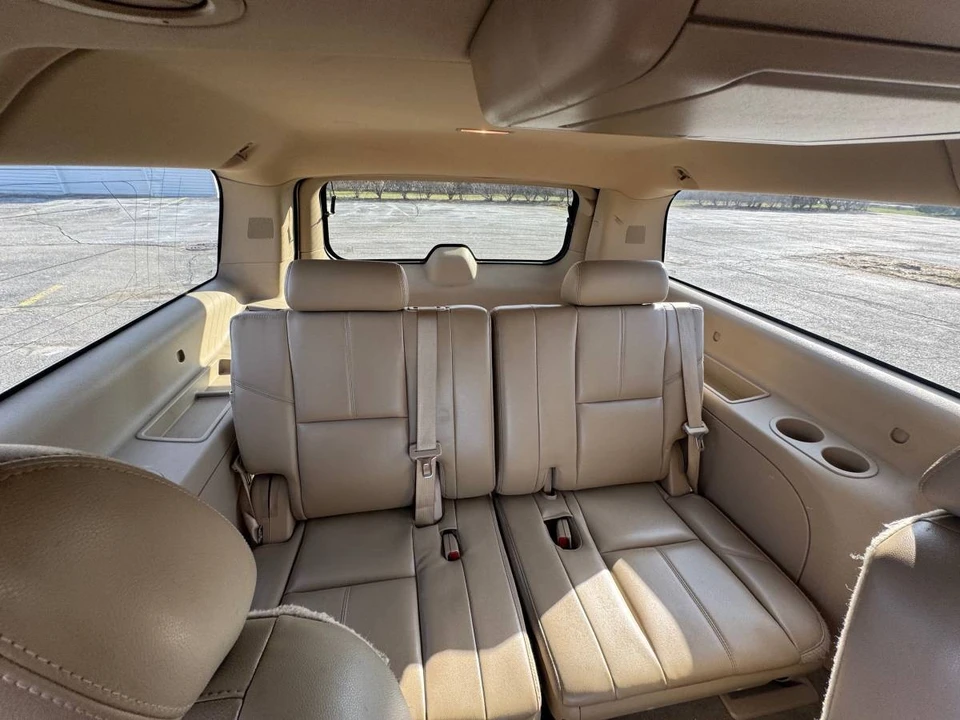 2013 Chevrolet Suburban 10th Gen - Image 18 of 21