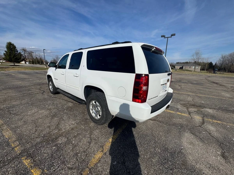 2013 Chevrolet Suburban 10th Gen - Image 6 of 21