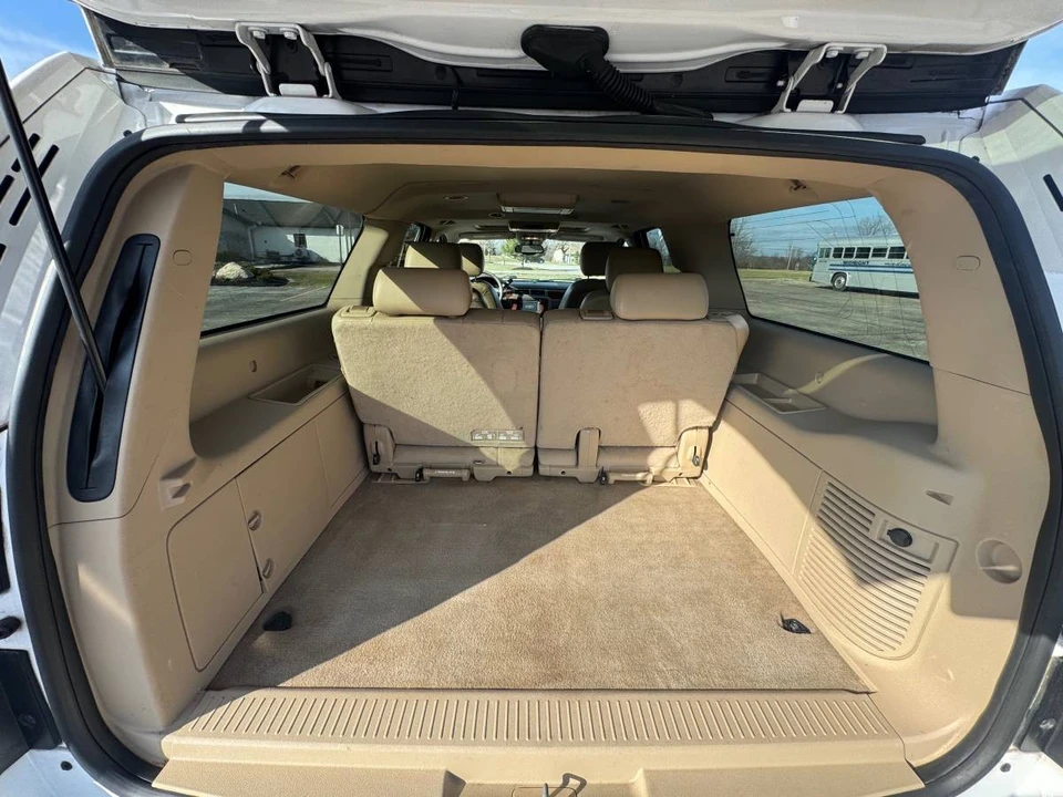 2013 Chevrolet Suburban 10th Gen - Image 19 of 21