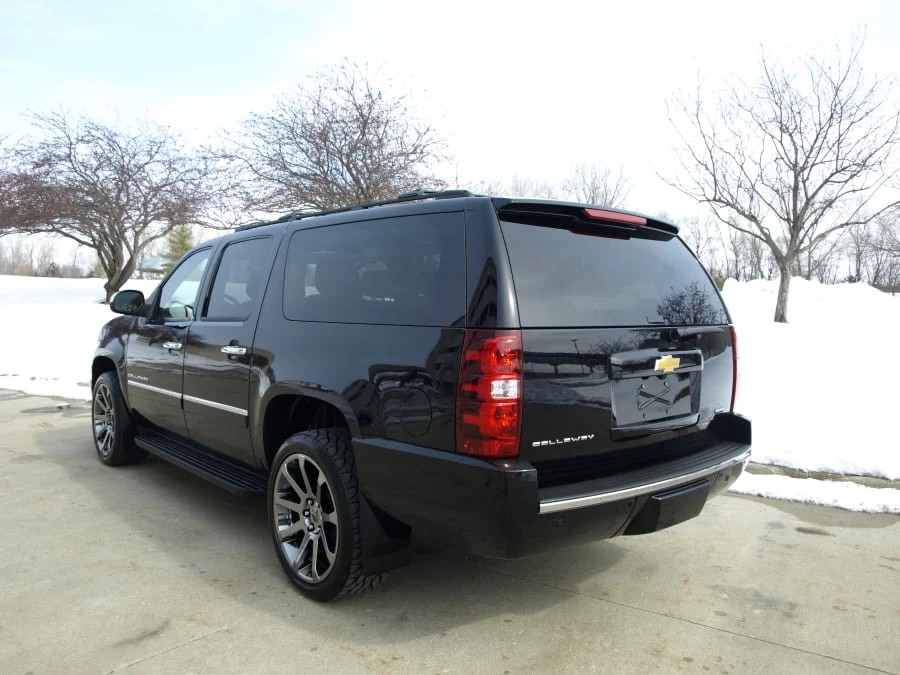 2013 Chevrolet Suburban 10th Gen - Image 3 of 7