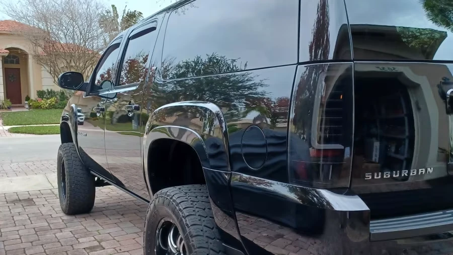 2013 Chevrolet Suburban 10th Gen - Image 2 of 3