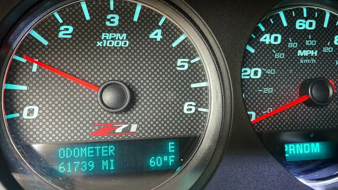 2013 Chevrolet Suburban 10th Gen - Image 3 of 4