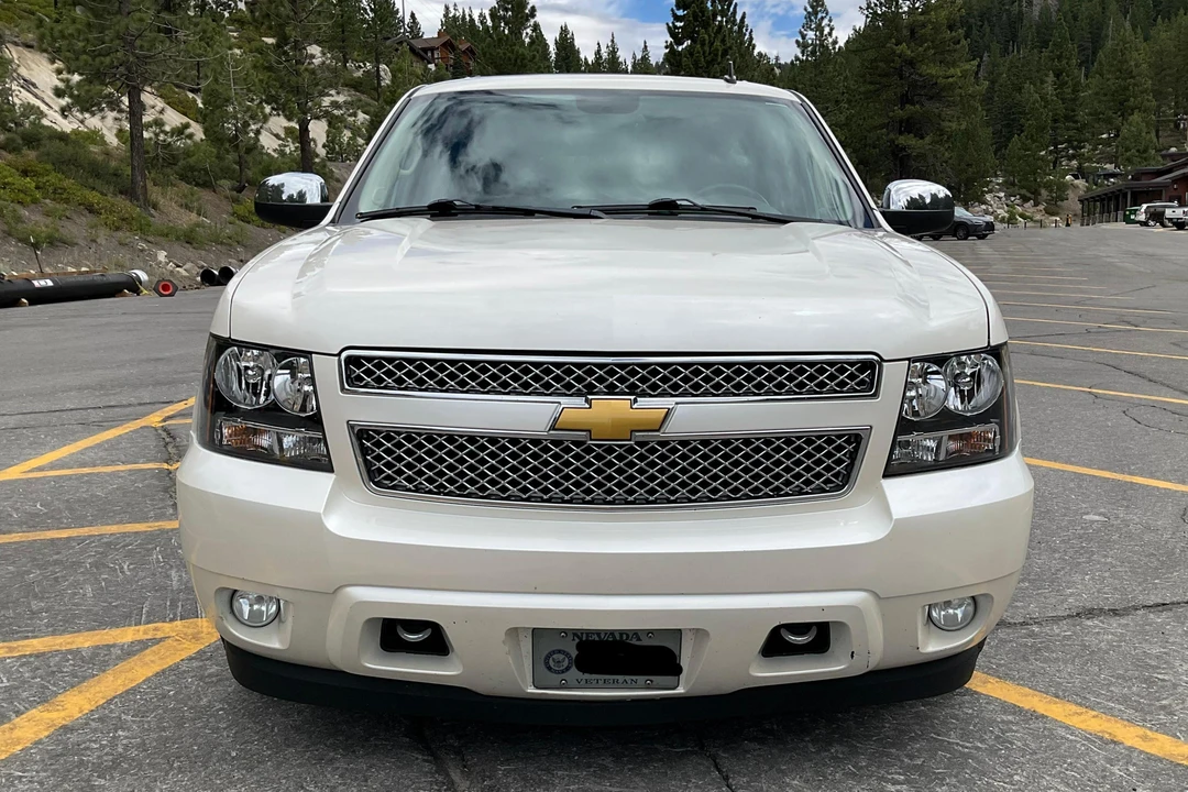 2013 Chevrolet Tahoe 4th Gen - Image 2 of 31