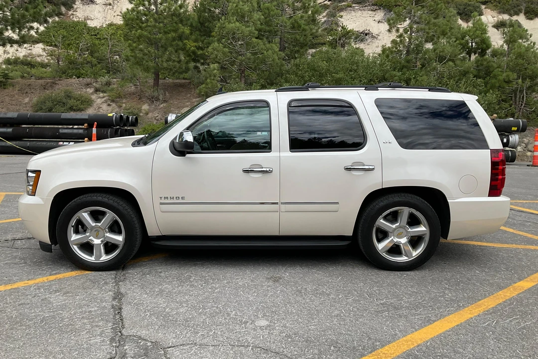 2013 Chevrolet Tahoe 4th Gen - Image 3 of 31