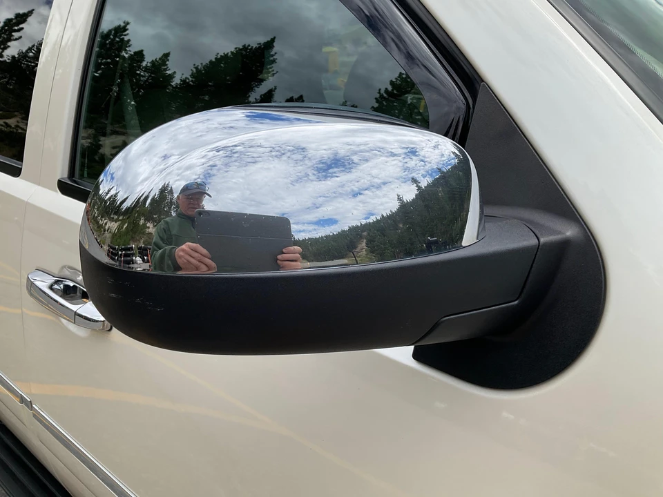 2013 Chevrolet Tahoe 4th Gen - Image 24 of 31