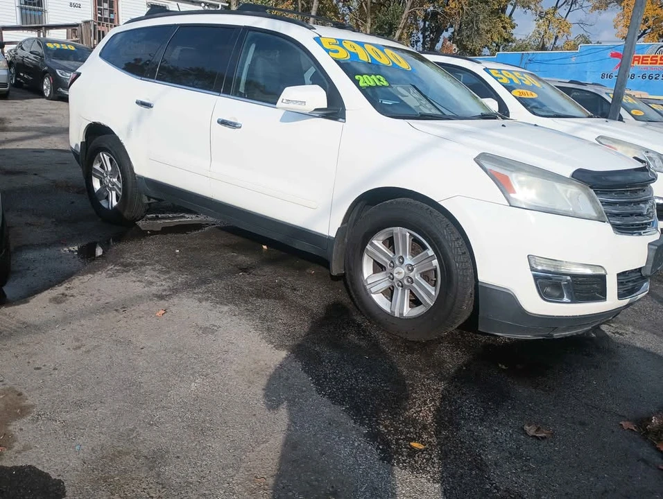 2013 Chevrolet Traverse - Image 2 of 7
