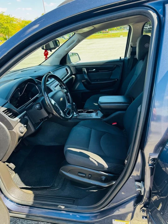 2013 Chevrolet Traverse - Image 9 of 17