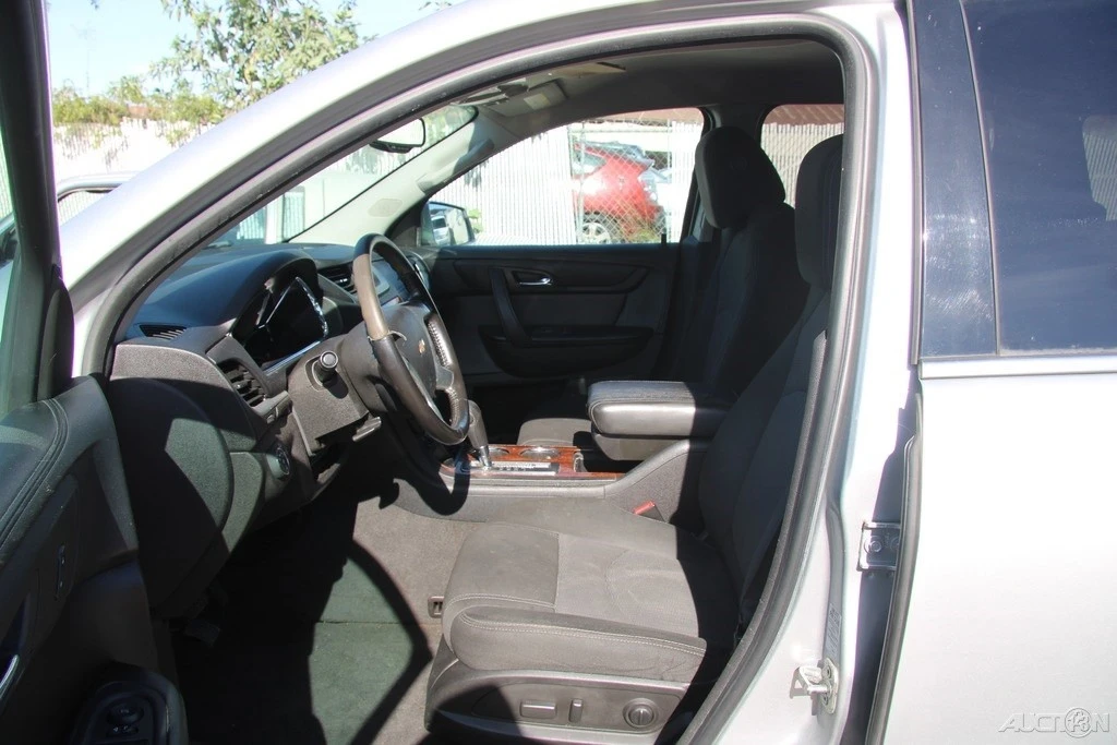 2013 Chevrolet Traverse - Image 10 of 21