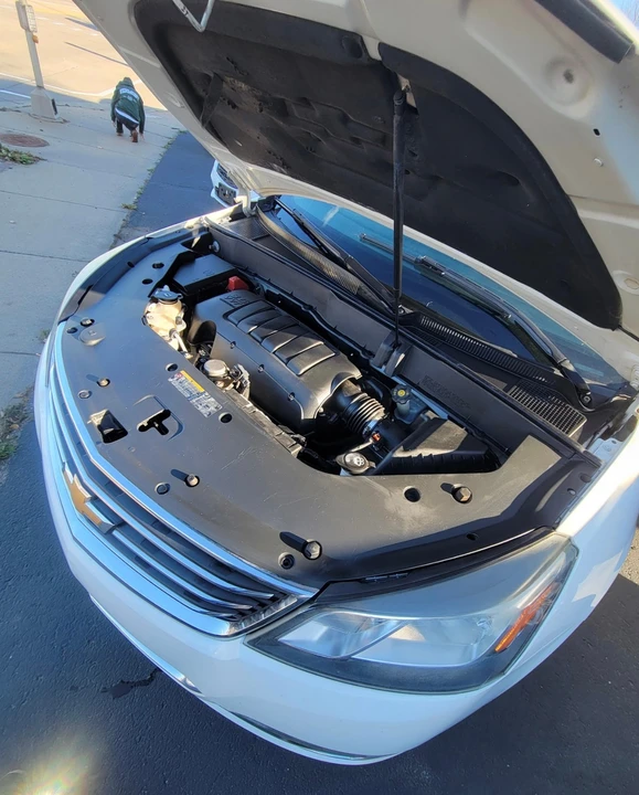 2013 Chevrolet Traverse - Image 6 of 11