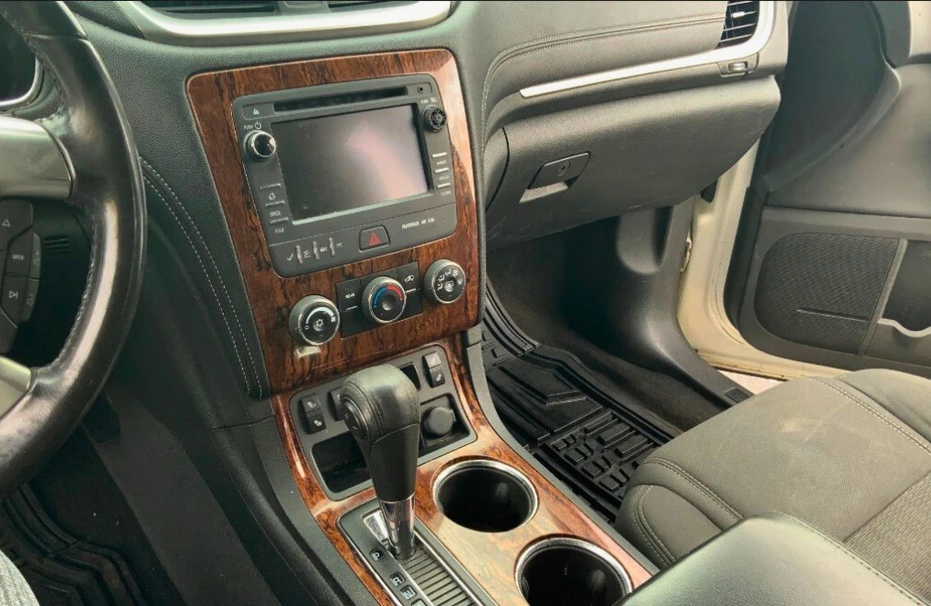2013 Chevrolet Traverse - Image 8 of 11