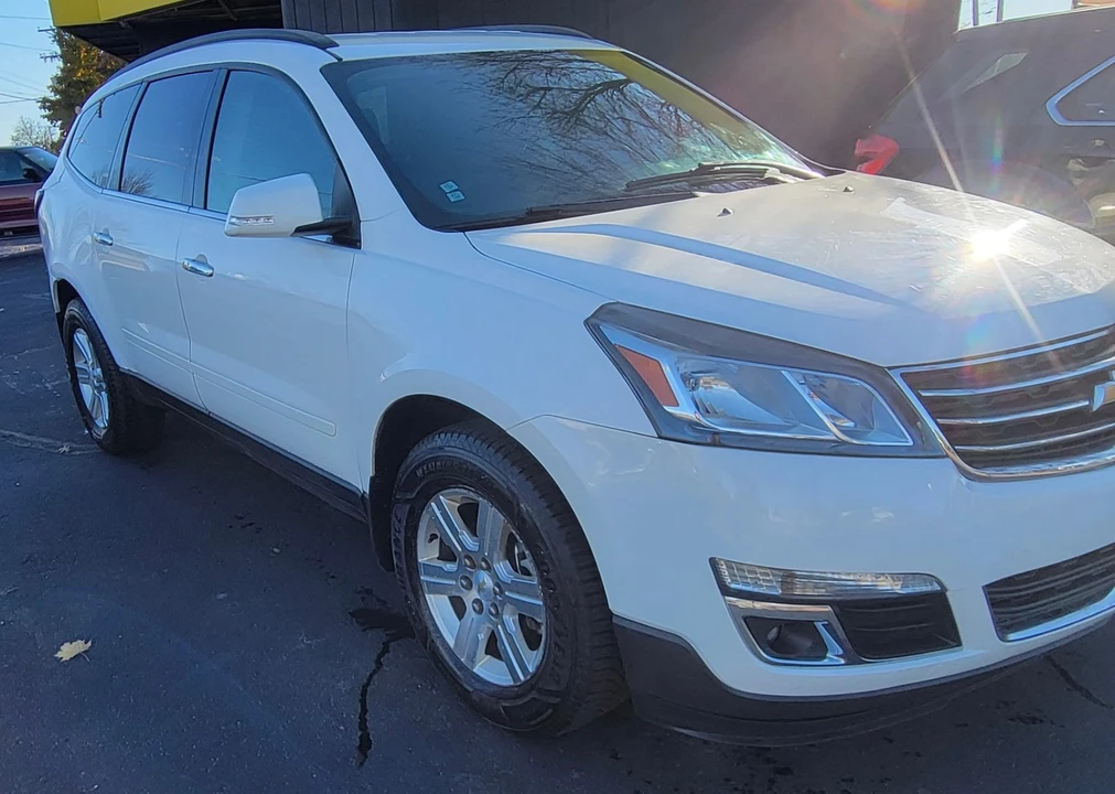 2013 Chevrolet Traverse - Image 2 of 11
