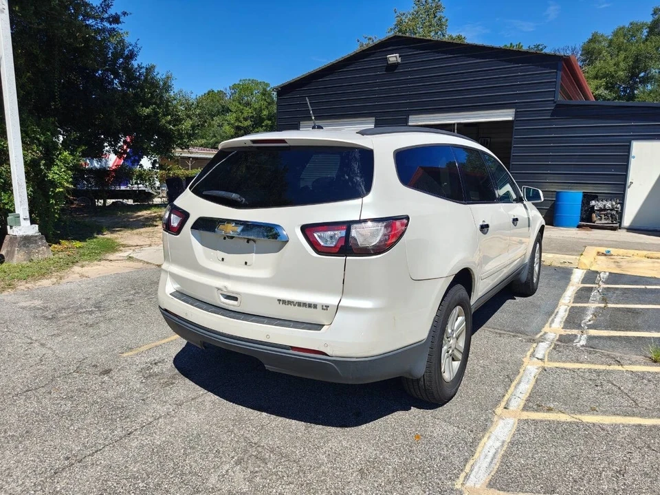 2013 Chevrolet Traverse - Image 5 of 11