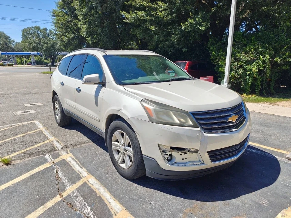 2013 Chevrolet Traverse - Image 2 of 11