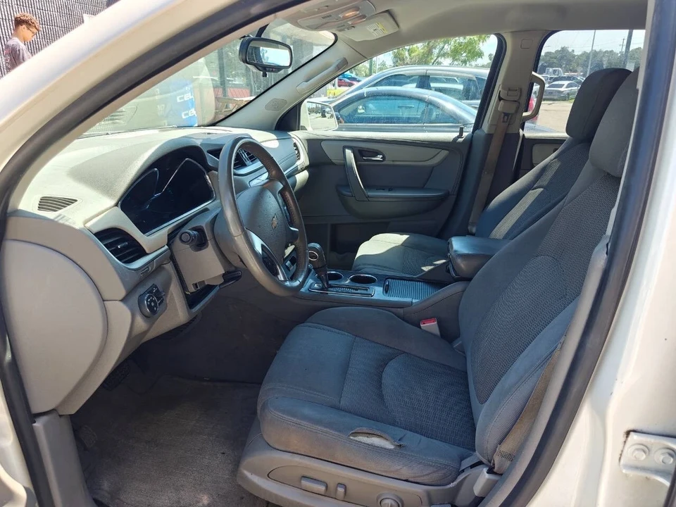 2013 Chevrolet Traverse - Image 6 of 11