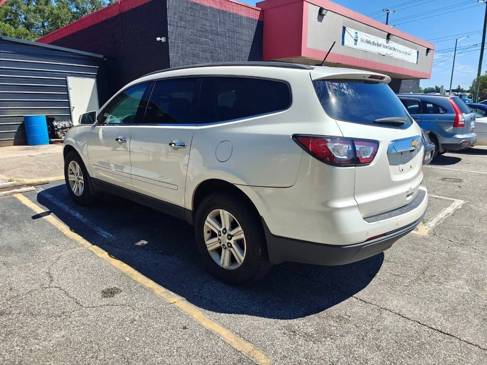 2013 Chevrolet Traverse - Image 4 of 11