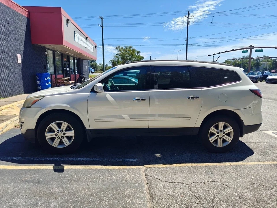 2013 Chevrolet Traverse - Image 3 of 11