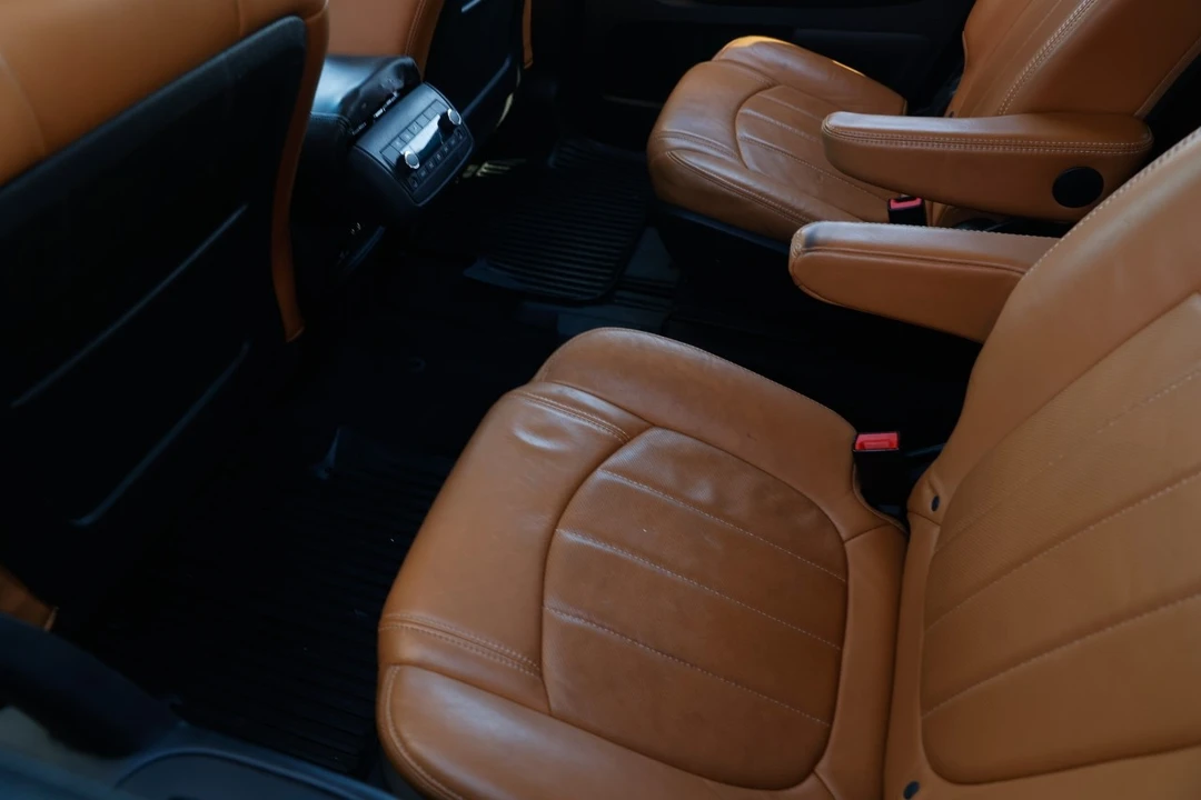 2013 Chevrolet Traverse - Image 10 of 12