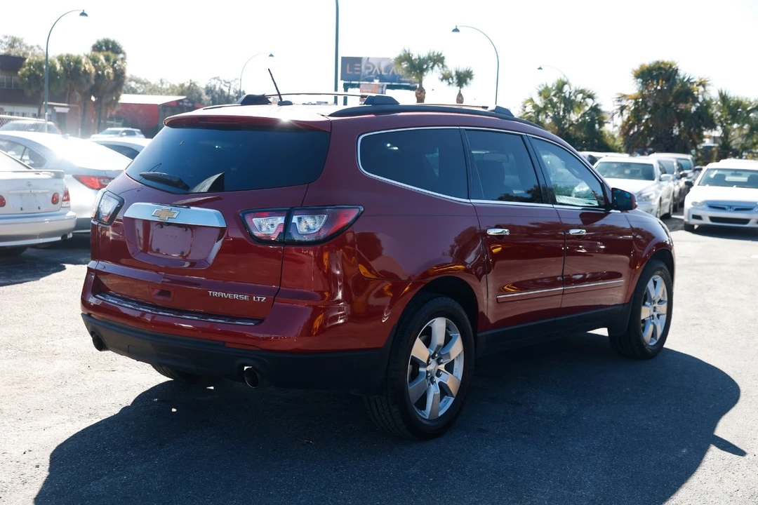 2013 Chevrolet Traverse - Image 11 of 12